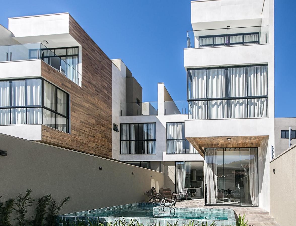 Casa Requinte, 4 Suites , Piscina II บัลเนอาริโอ กังโบริว ภายนอก รูปภาพ